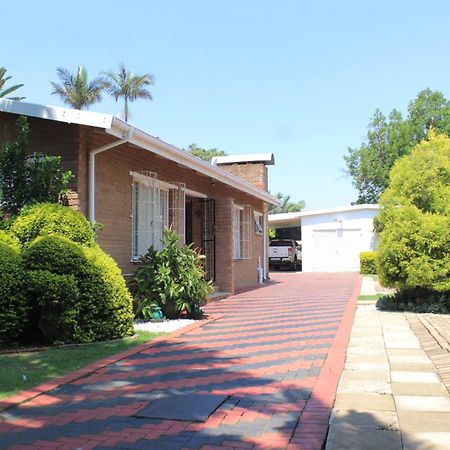 פרייהייד His Glory Guest House מראה חיצוני תמונה