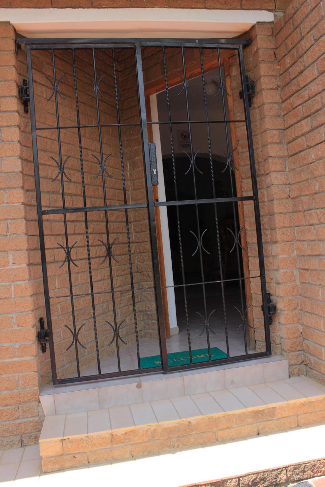 פרייהייד His Glory Guest House מראה חיצוני תמונה